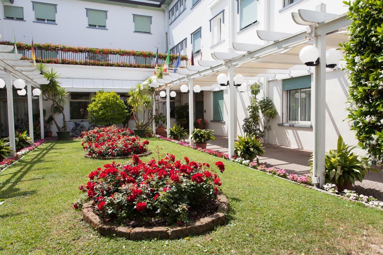 Marina Hotel