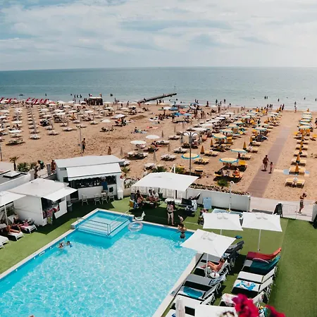 Marina Hotel 3*