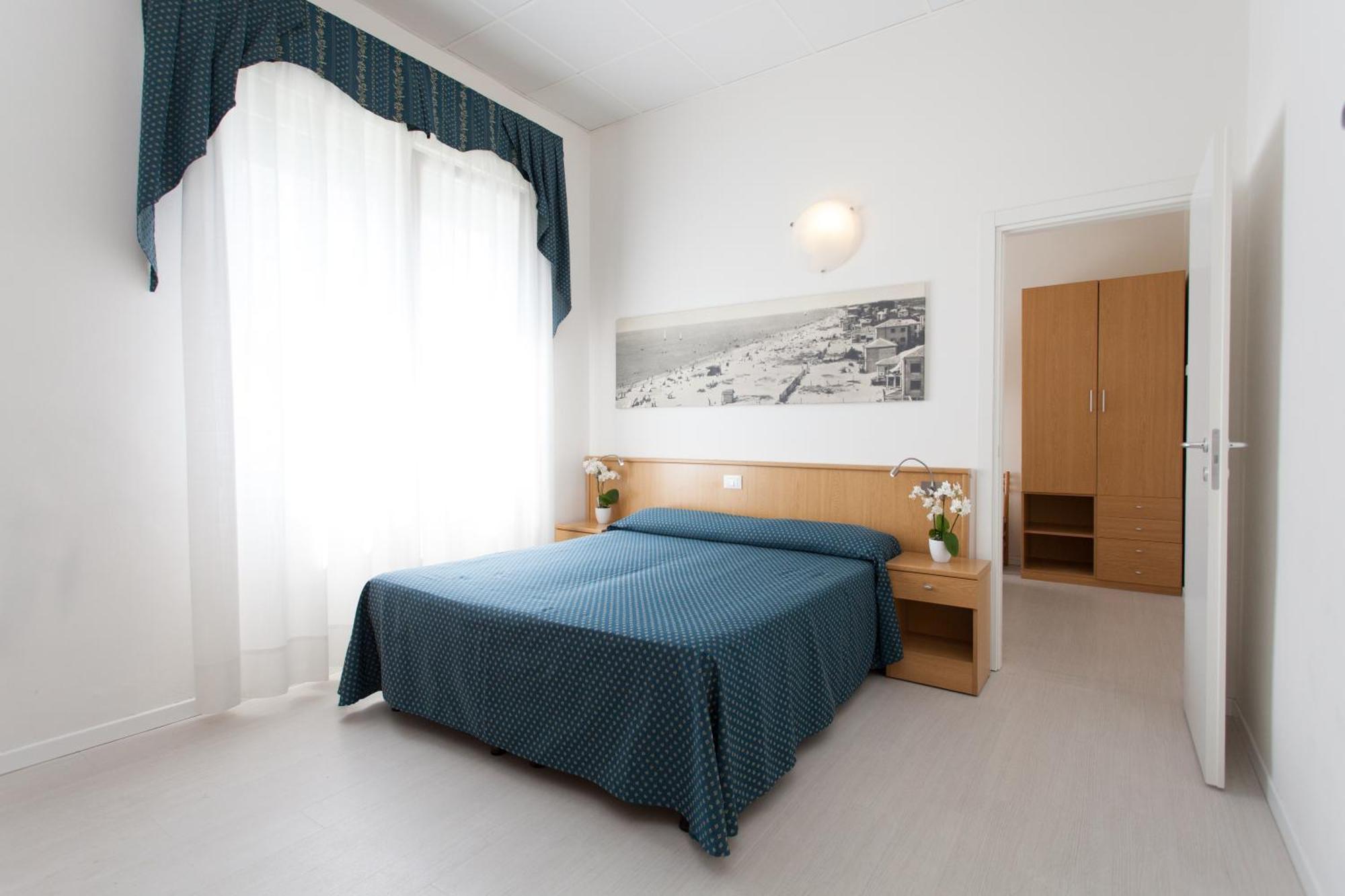 Marina Hotel 3*